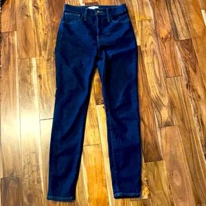 Madewell curvy high rise dark denim as 27